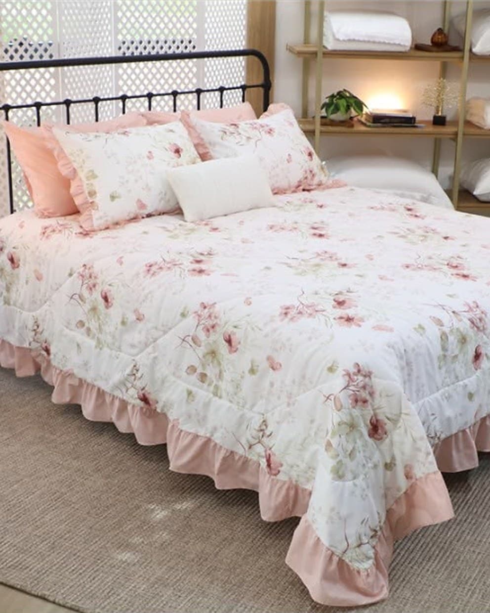 Colcha com babado Flores rosé